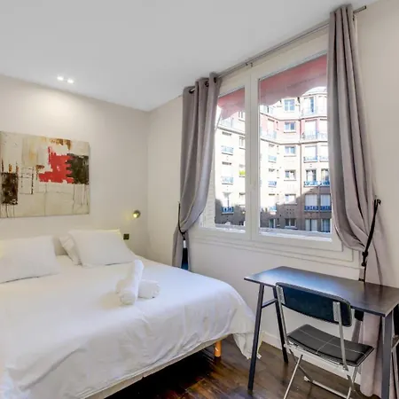 Apartament Eiffel Tower Design *